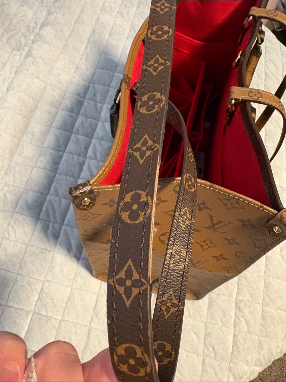 Louis Vuitton Monogram GM OnTheGo Tote - Picture 15 of 16